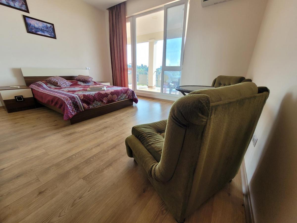 מחינג'אורי Apartments Sunset Paradise מראה חיצוני תמונה