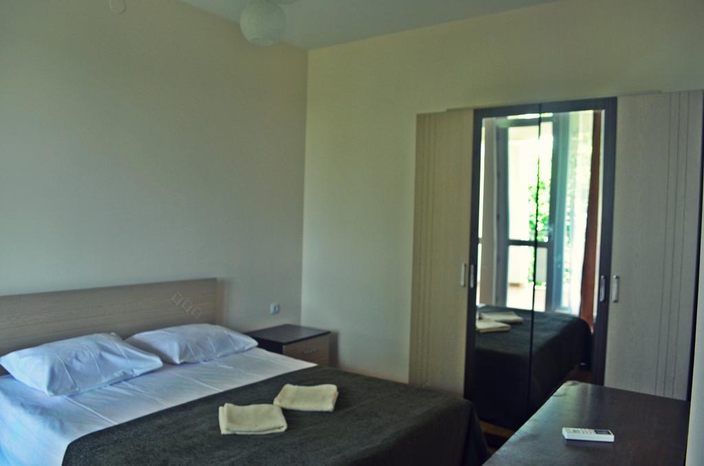 מחינג'אורי Apartments Sunset Paradise מראה חיצוני תמונה