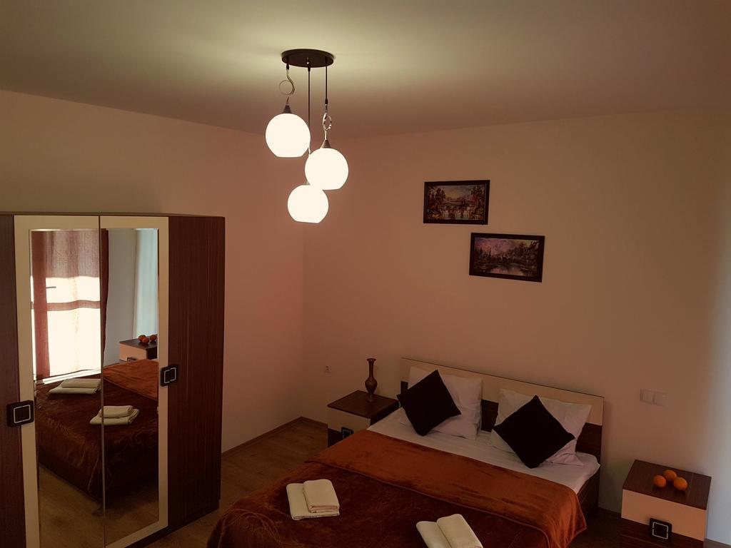 מחינג'אורי Apartments Sunset Paradise מראה חיצוני תמונה