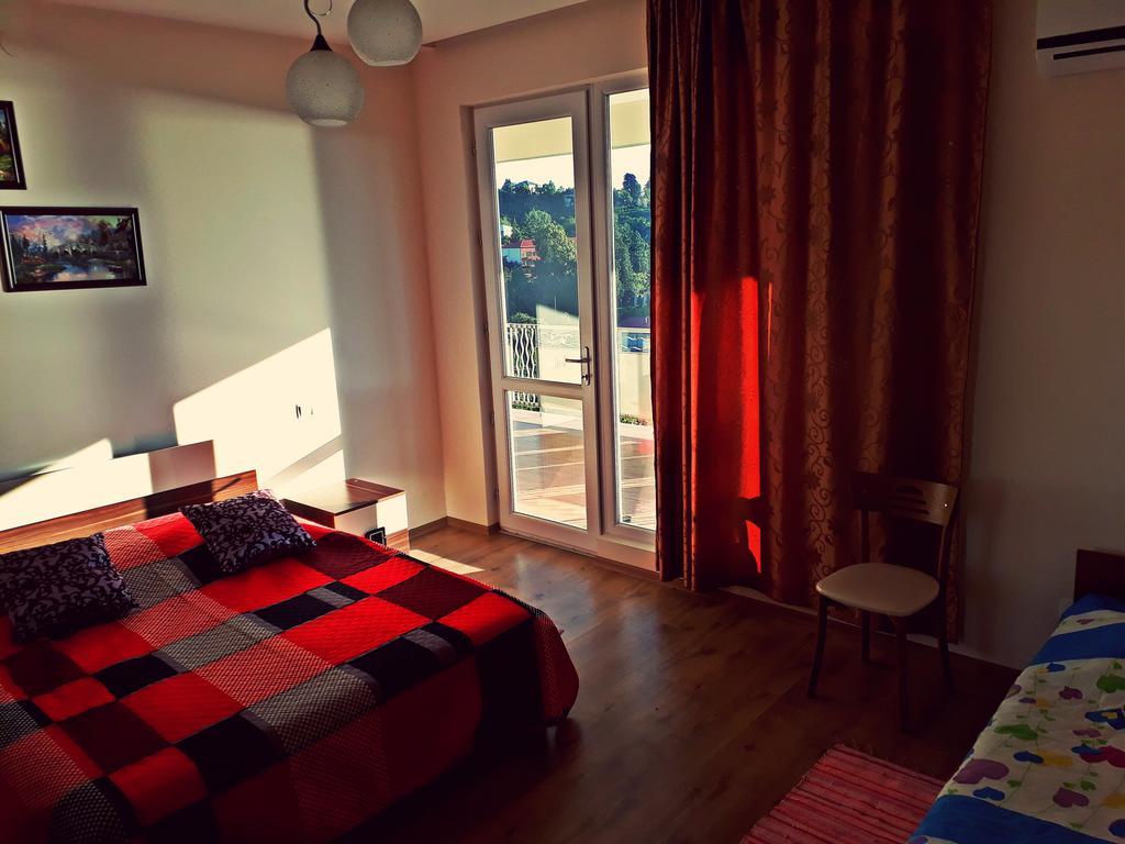 מחינג'אורי Apartments Sunset Paradise מראה חיצוני תמונה