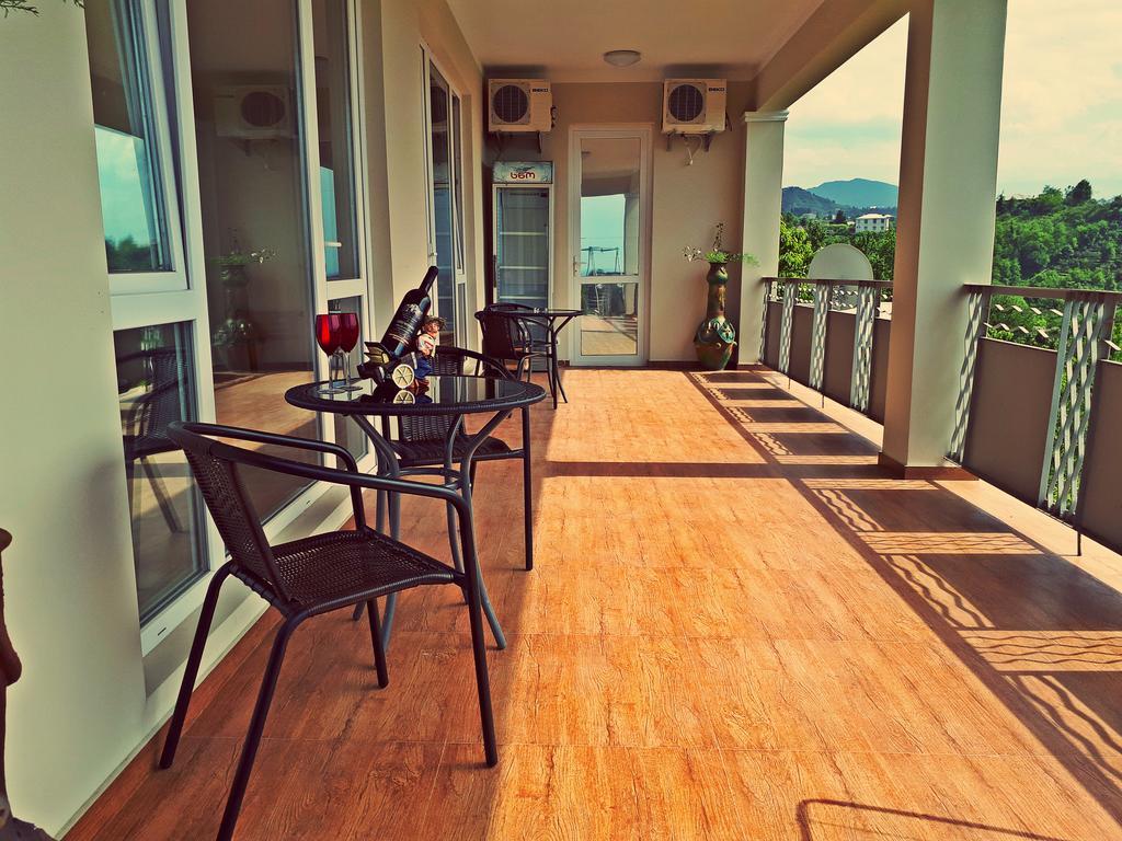 מחינג'אורי Apartments Sunset Paradise מראה חיצוני תמונה