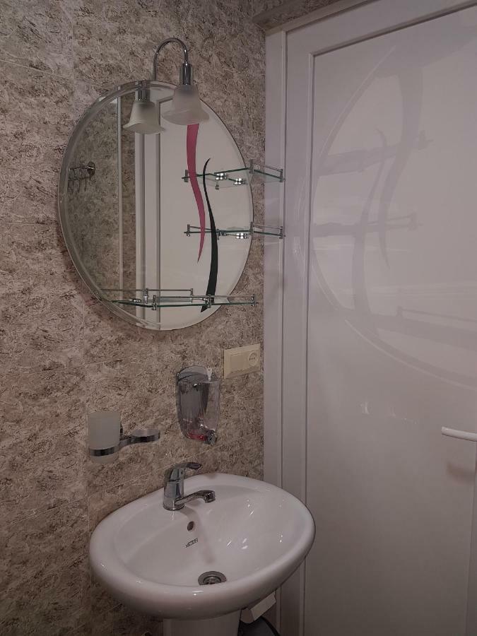 מחינג'אורי Apartments Sunset Paradise חדר תמונה